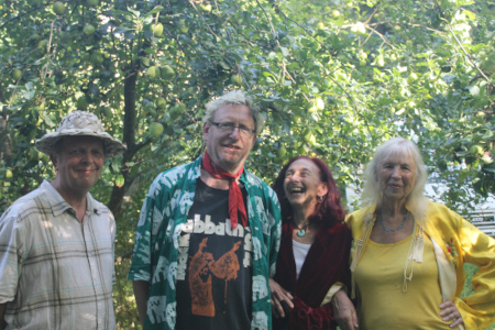 Siapiau group shot in trees